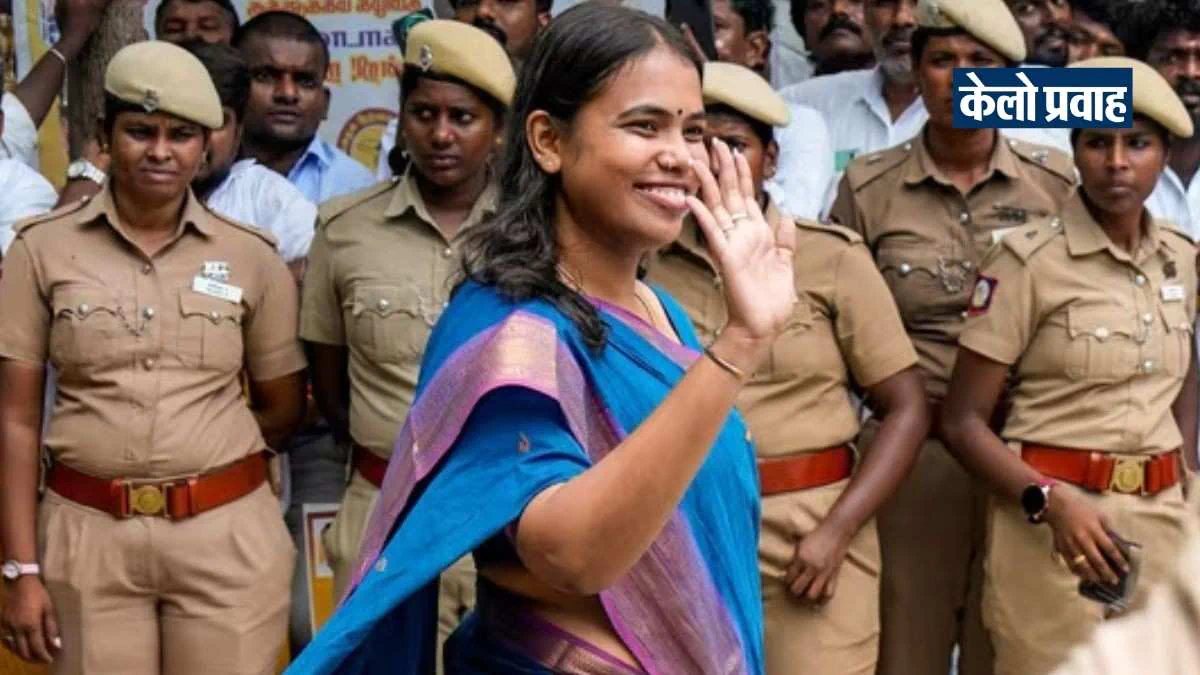 29 की उम्र, शिवकाशी में ढहाया 70 साल पुराना 'पुरुषों का किला', 5 भाषाओं पर पकड़, जानें कौन हैं CM विजय की महिला मंत्री S. कीर्तना, जिनका 'हिंदी अवतार' मचा रहा है धूम… देखें Video E0A48FE0A4B8E0A495E0A580E0A4B0E0A58DE0A4A4E0A4A8E0A4BE
