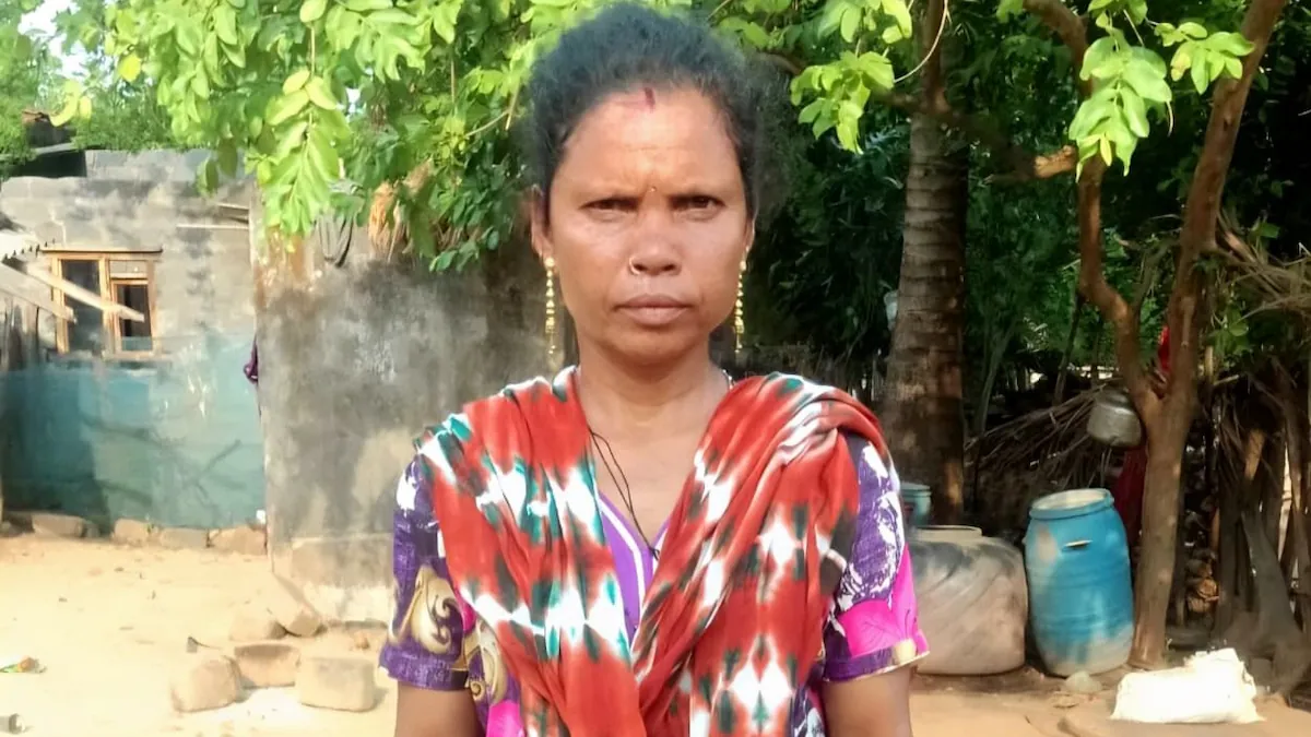 CG News : नक्सल प्रभावित रहे गांव की महिला हुई आत्मनिर्भर, दुब्बाटोटा की सावलम भीमे बनीं 'लखपति दीदी'