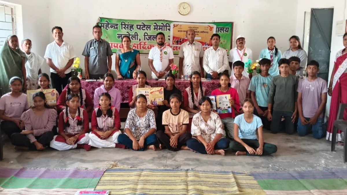 महेंद्र सिंह पटेल मेमोरियल आदर्श विद्यालय नन्देली में मासिक धर्म एवं स्वच्छता पर एक दिवसीय कार्यशाला सम्पन्न One day workshop on menstruation and hygiene concluded