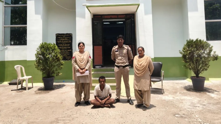 महिला से छेड़छाड़