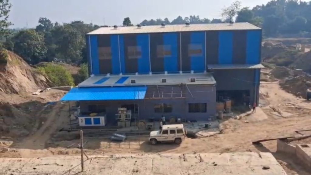 प्रोटेक्टेड एरिया में डालना है अंडरग्राउंड केबल, धनवादा पावर वाले खंभे से ले गए img 20260630 wa00117421135121339134081
